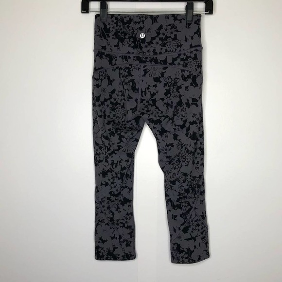 lululemon athletica Pants - Lululemon in movement floral crop leggings